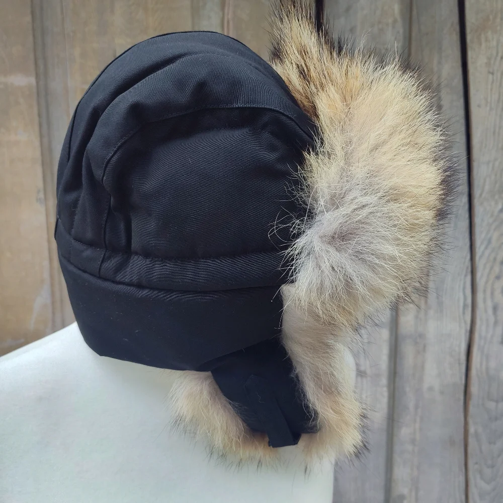 Canada Goose Black Down Hat - Size S/M